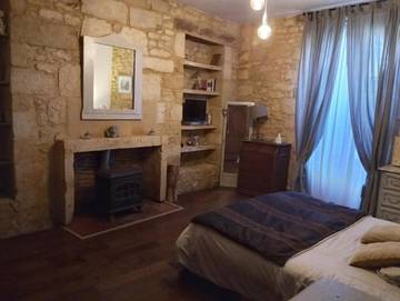 Chambre d’hôte pour 2 personnes, avec jardin ainsi que jacuzzi et terrasse à Montignac