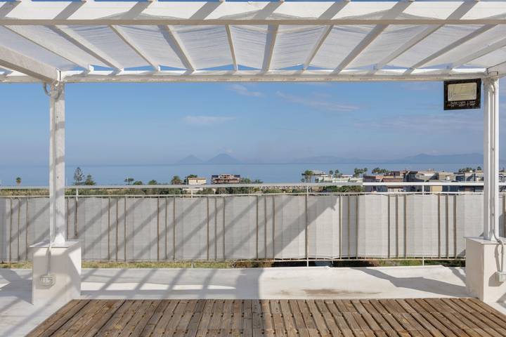 Entire apartment, Suite 'Ekaterina Sunsets' with Sea View in Brolo, Messina Province