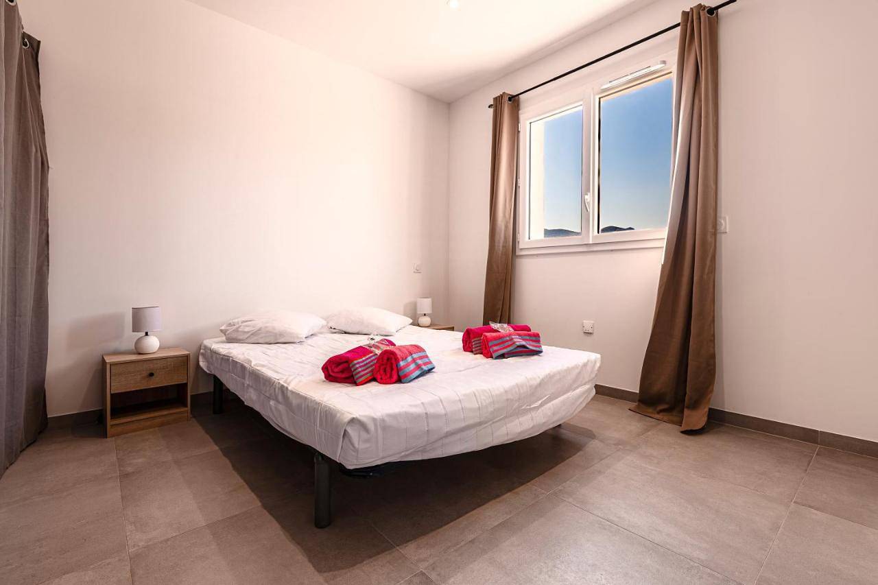Appartement entier, One-Bedroom Apartment in Eccica-Suarella, Région d'Ajaccio
