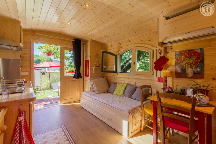 Gîte pour 2 personnes, avec jardin et piscine à Saint-Genix-sur-Guiers - 4