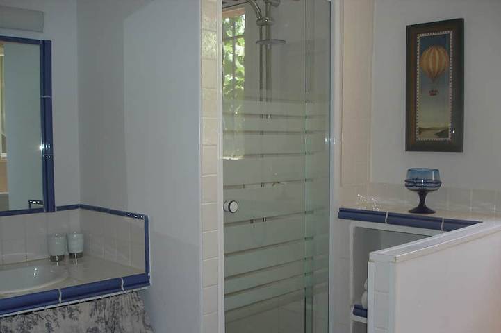 Gîte pour 5 personnes, avec jardin à Le Muy - 4