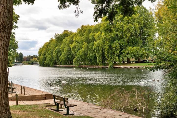 Riverbank Lodge Annexe in Datchet, Berkshire