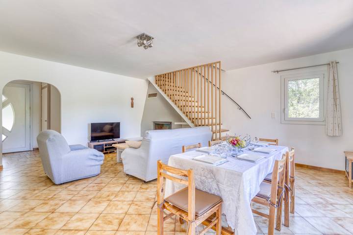 Location de vacances pour 6 personnes, avec terrasse ainsi que piscine et jardin à Draguignan - 3
