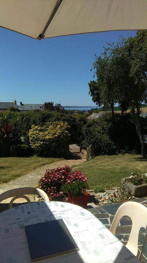 Cottage pour 2 personnes, avec jardin ainsi que terrasse et vue à Ploéven