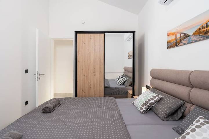 Villa für 7 Personen, mit Sauna und Whirlpool sowie Garten in Novalja - 3