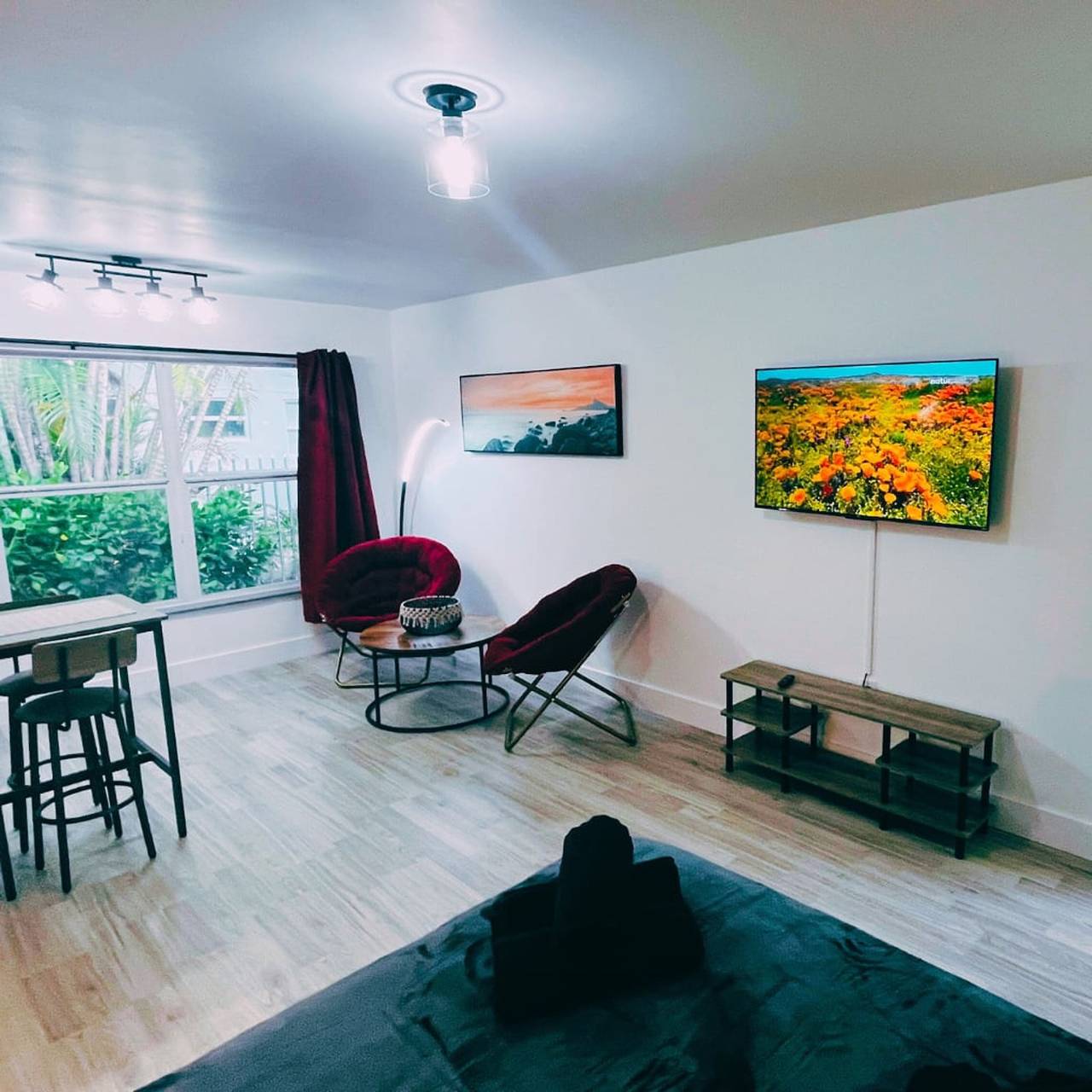 Entire studio, Upper east side renovated Studio  free parking in Miami, Florida