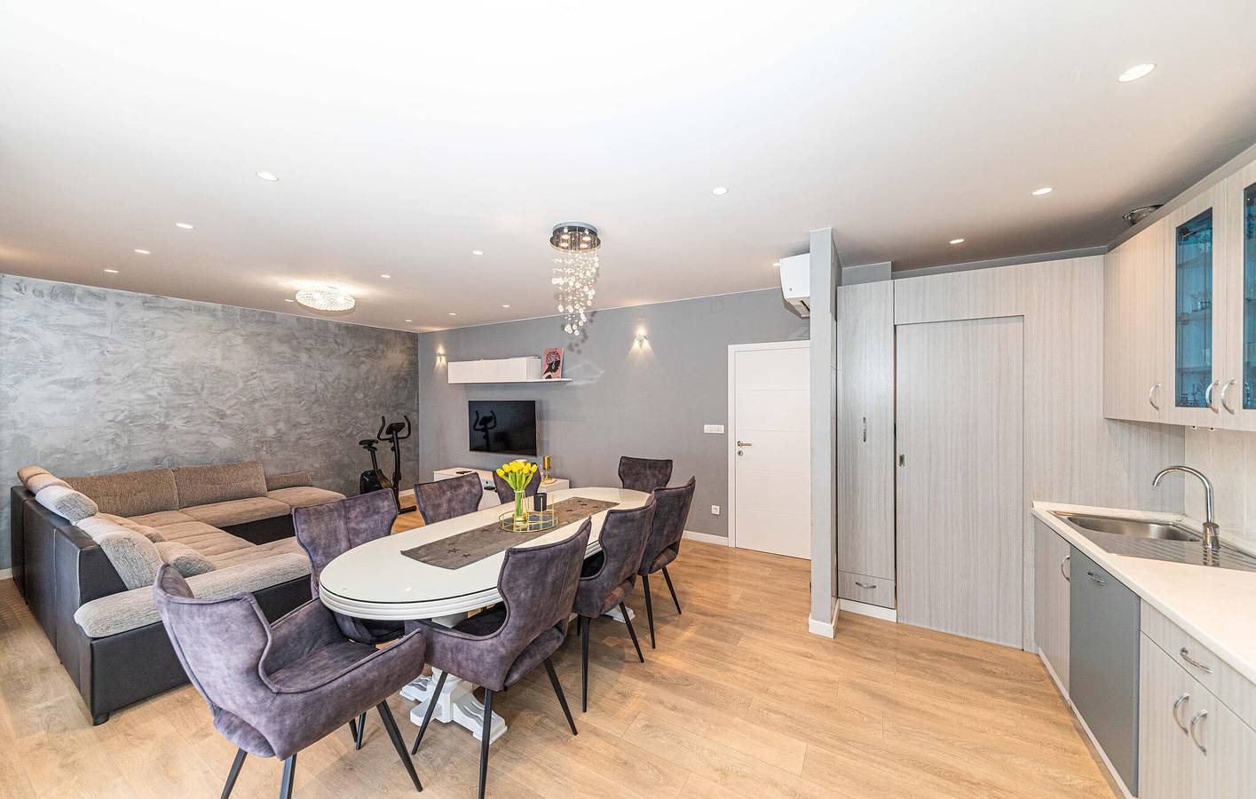 Ganze Ferienwohnung, Ferienwohnung für 8 Personen mit Garten in Stobrec, Split-Dalmatien