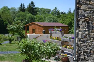 Maison de campagne pour 2 personnes, avec terrasse et jardin dans le Puy-de-Dôme