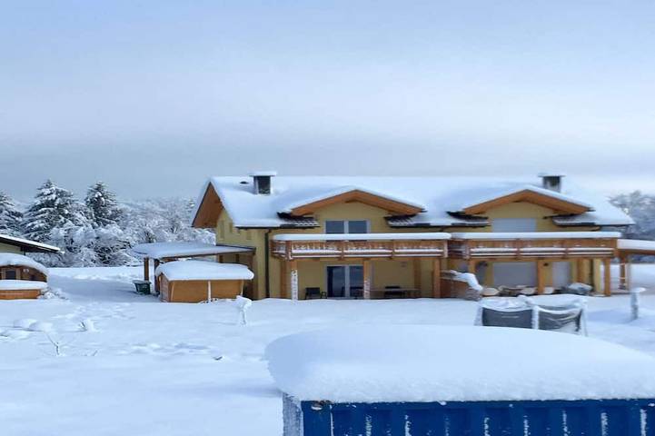 Ferienhaus für 7 Personen, mit Sauna und Balkon sowie Garten und Pool, mit Haustier - 1