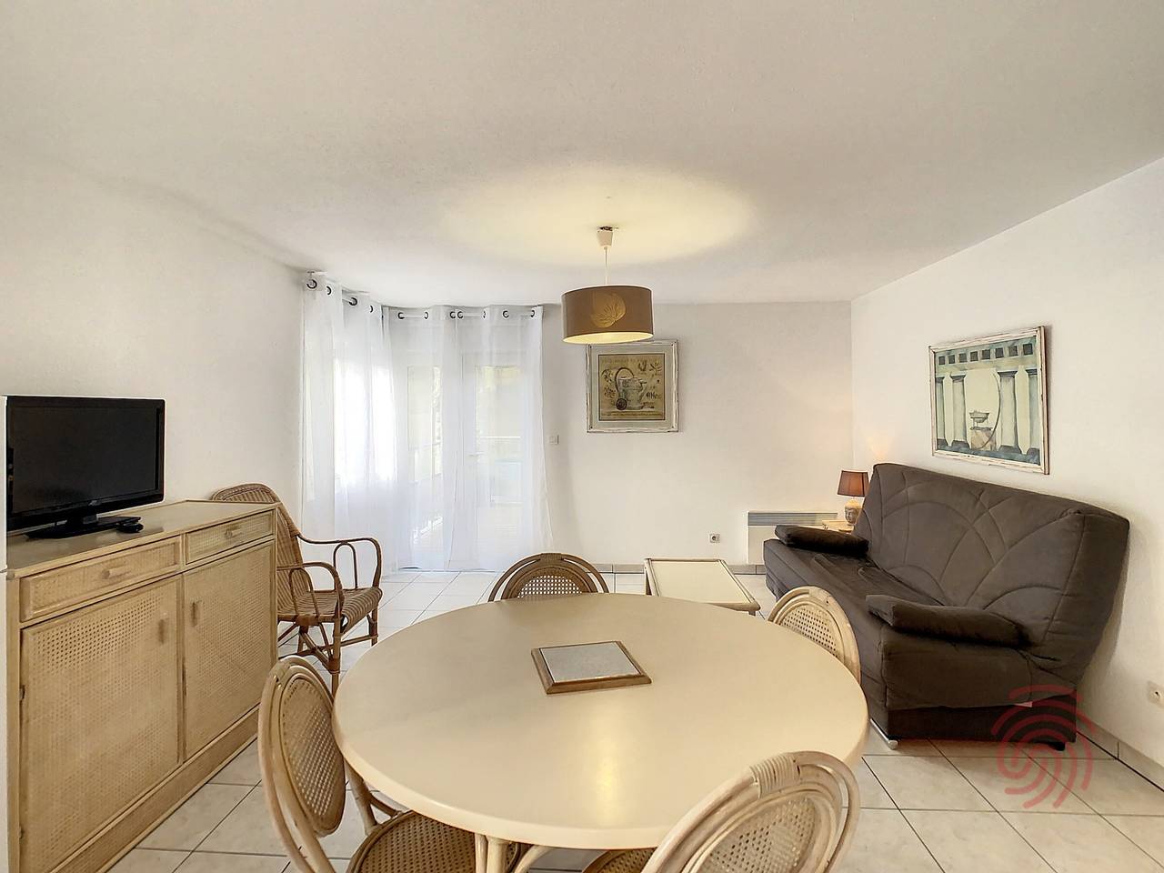 Ganze Wohnung, F2-Wohnung in Lamalou, Terrasse, Wlan, Haustiere erlaubt, nahe Zentrum & Thermen in Lamalou-les-Bains, Béziers und Umgebung