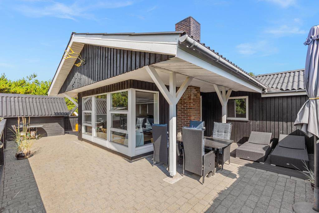 Beach-close holiday home for 7 people in Blåvand in Blavand, Varde Region