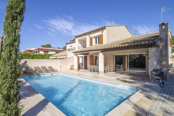 Villa pour 10 personnes, avec Balcon ainsi que Terrasse et Jardin dans Boulouris