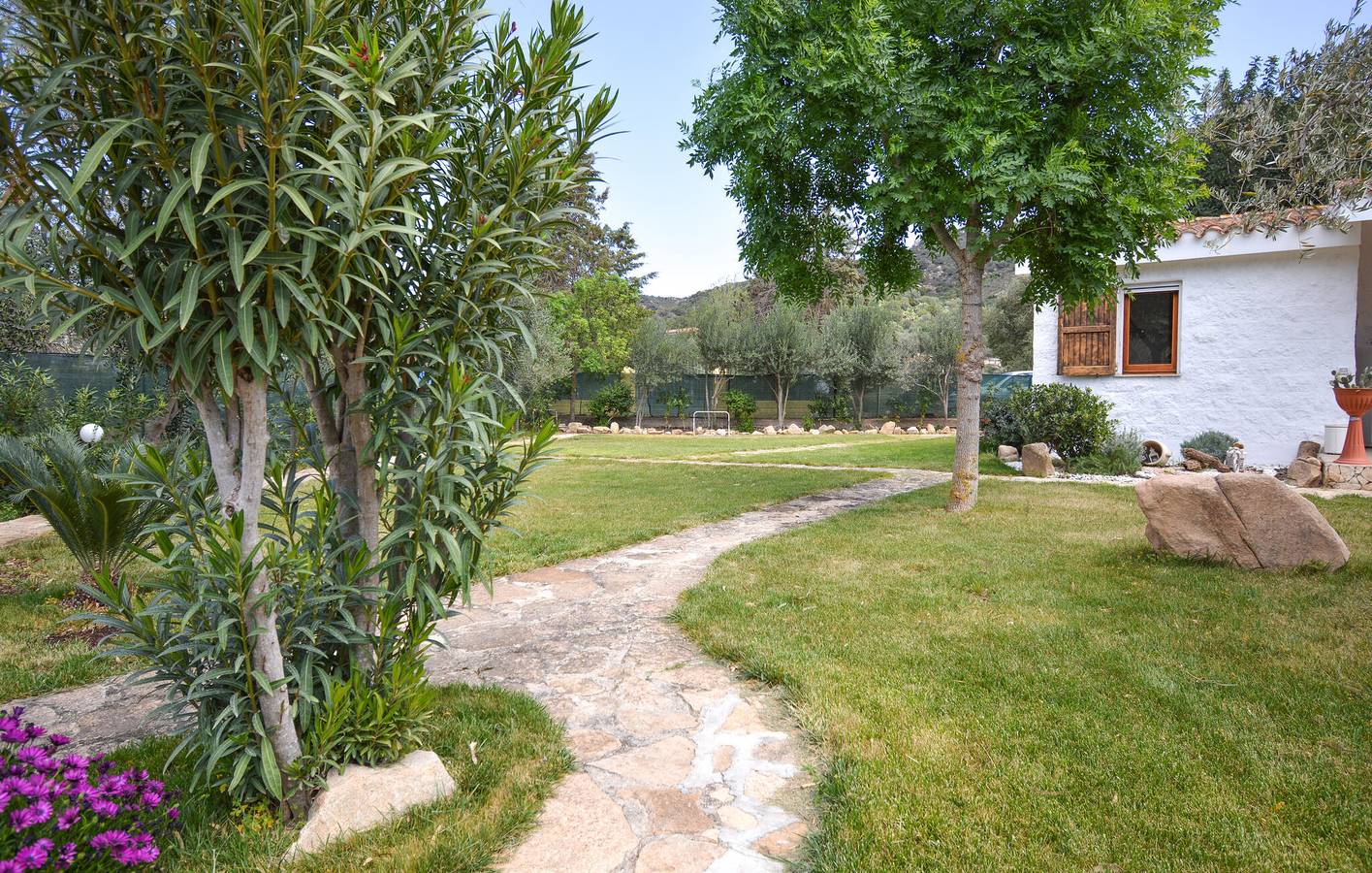 Accogliente appartamento con giardino e parcheggio - 2.5km da Porto Sa Ruxi in Solanas, Comune di Sinnai
