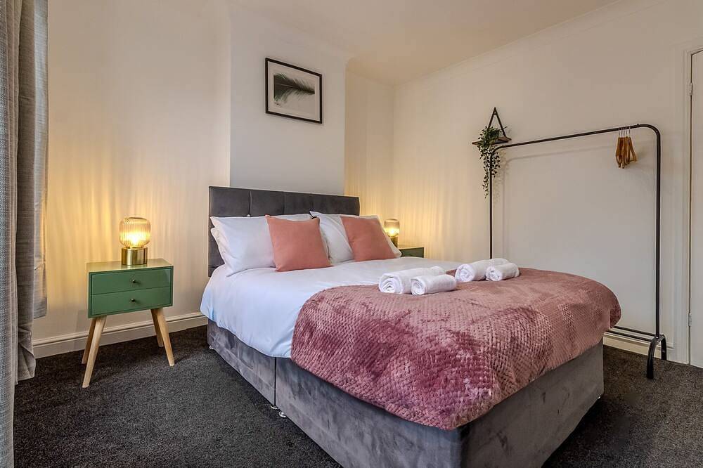 Casa-Confortable-Baño privado con bañera y ducha-Vista al Jardín in Dartford, Kent