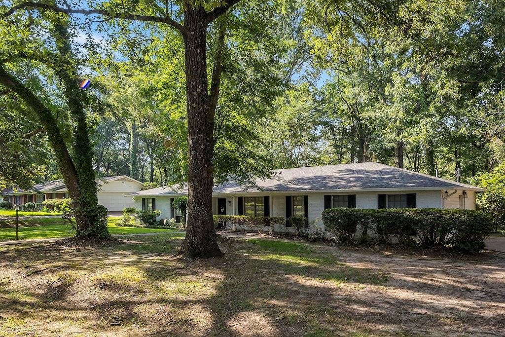 Cheerful, Relaxing Home Away From Home! in Jackson, Hinds County