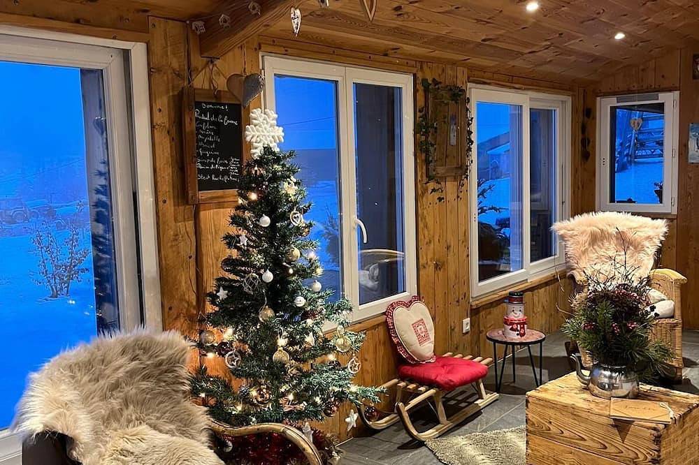 Grand gite du Pradel aux Estables, 14 places in Les Estables, Parc naturel régional des Monts d'Ardèche