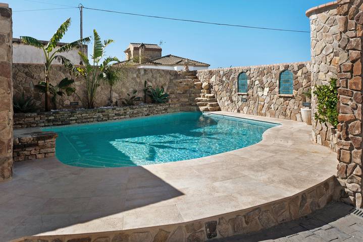 Ferienhaus 'El Cortijo de Claudia - Adults only' mit Bergblick, Gemeinschaftspool und WLAN in Conil de la Frontera, Costa de la Luz