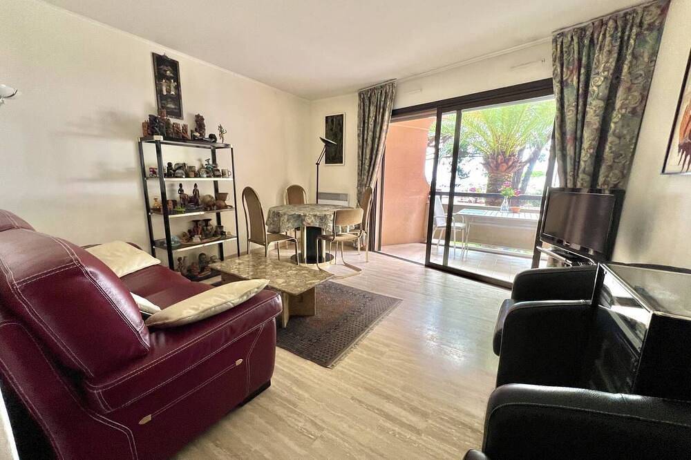 Appartement entier, 3P04 Piscine, aperçu mer appart 3 pièces  clim in Mandelieu-la-Napoule, Côte méditerranéenne (France)