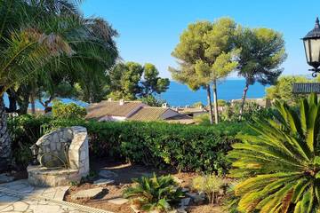 Villa pour 4 personnes, avec terrasse ainsi que piscine et jardin à Saint-Raphaël