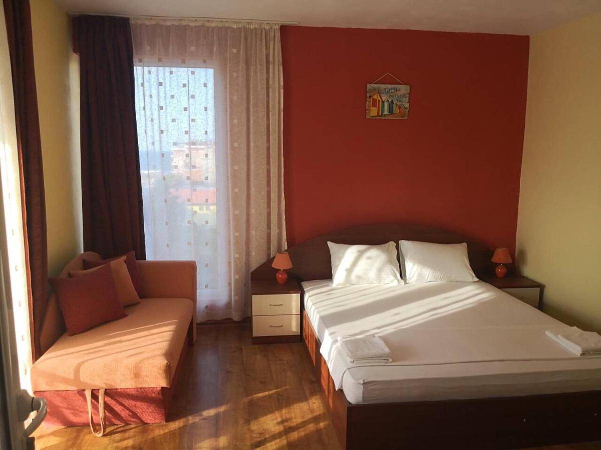 Свети Кирил Лозенец in Lozenets, Zarewo
