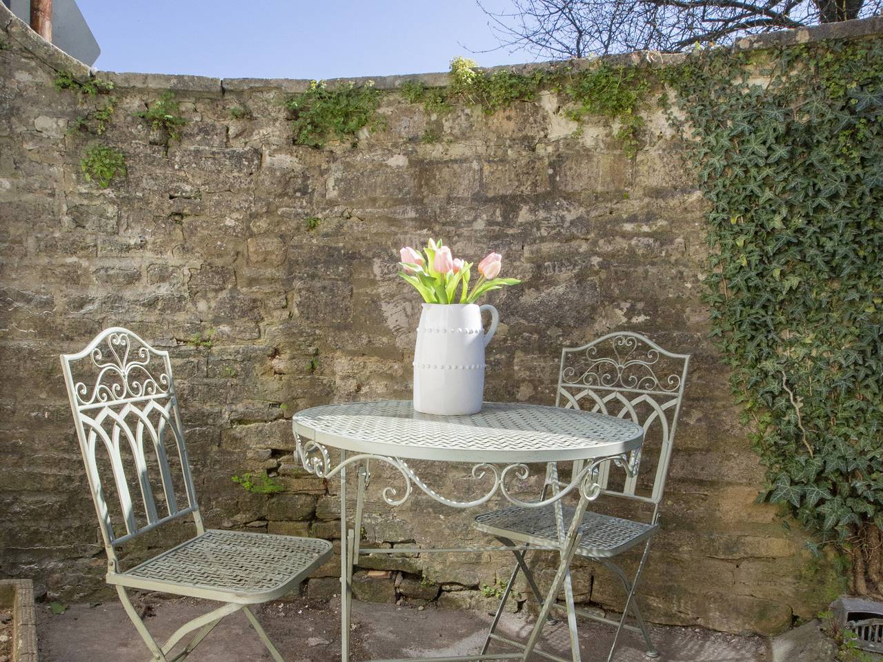 Entire apartment, Apartment 1, 86 Dyer Street in Cirencester, Gloucestershire