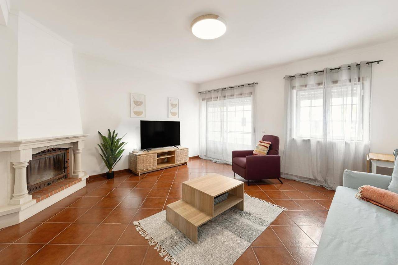 Papoa Beach House in Peniche, Leiria District