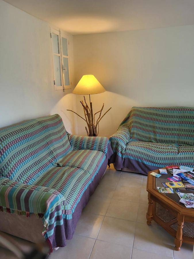 Location de vacances pour 7 personnes, avec vue et jardin, adapté aux familles à Échassières - 3