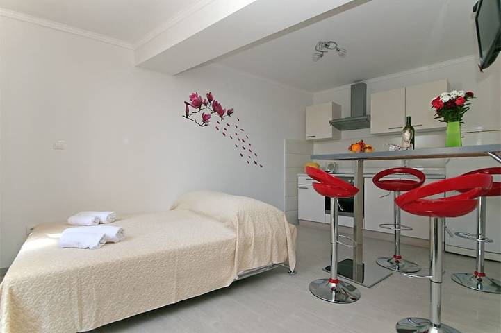 Ganze Wohnung, >> Charme 1-Zimmer-Wohnung In Der Nähe Von Strand, WIFI, Kostenloser Parkplatz << in Dubrovnik, Grad Dubrovnik
