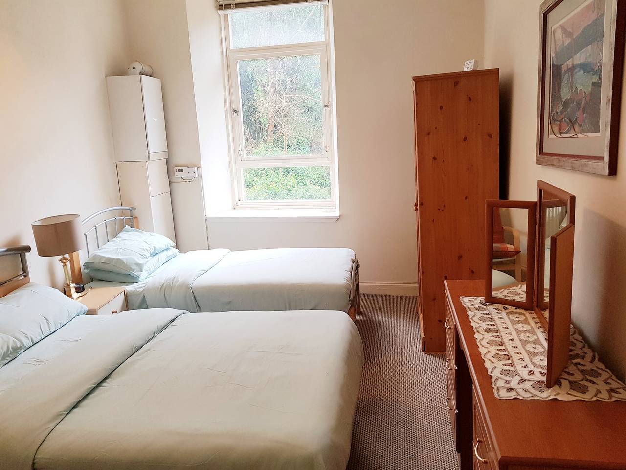 Ganze Ferienwohnung, 2 Bed Flat - Sleeps 4 - Parking - Wifi in Inverclyde