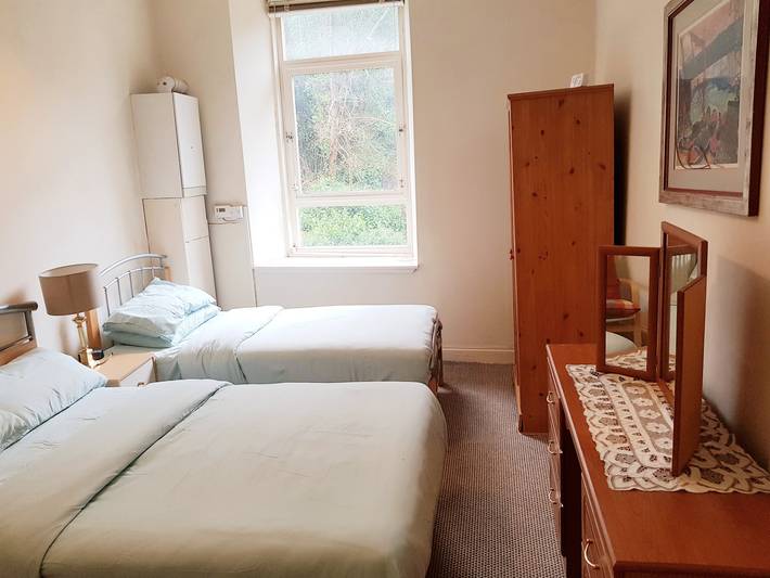 Ganze Ferienwohnung, 2 Bed Flat - Sleeps 4 - Parking - Wifi in Inverclyde
