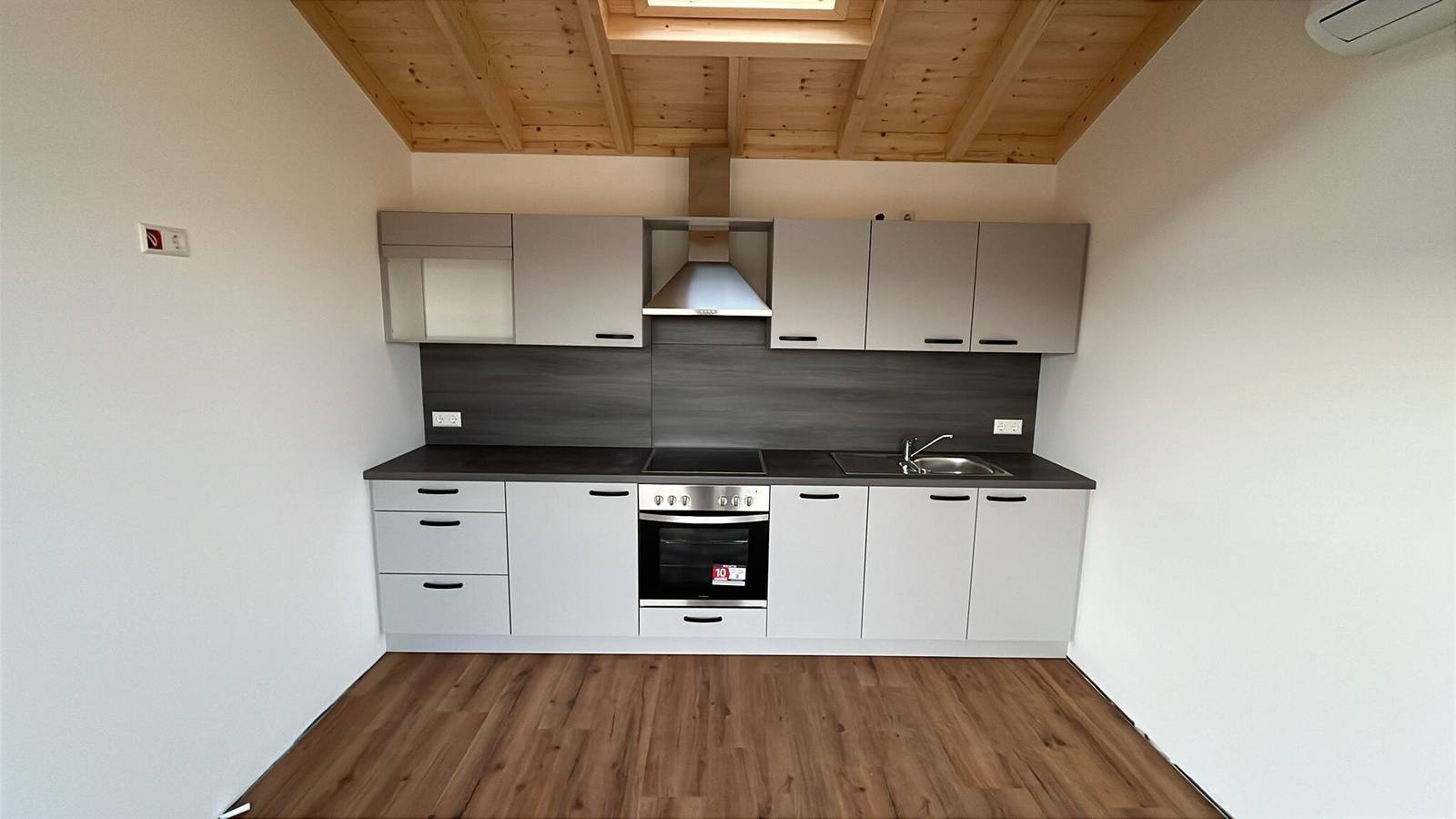 Apartamento vacacional entero, Tiny Home 'Haus Kirsche' con terraza privada, wifi y aire acondicionado in Poppis, Kressbronn