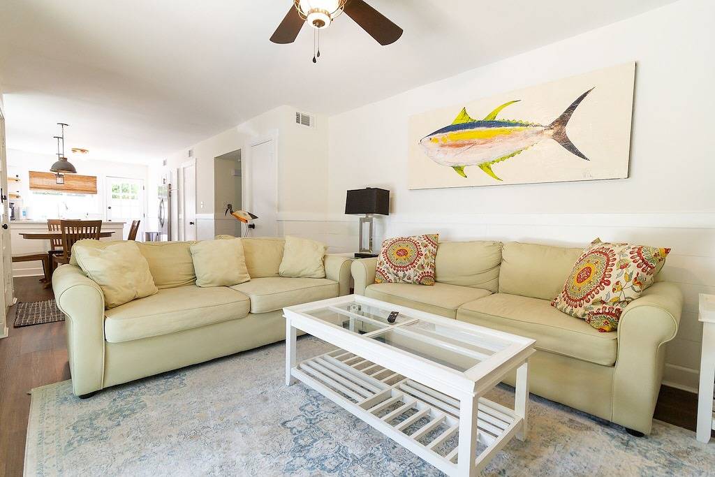 New 2 Bedroom Beach Cottage! One block to Beach! By Crabdaddy's and Crab Trap! in St. Simons Island, Glynn County