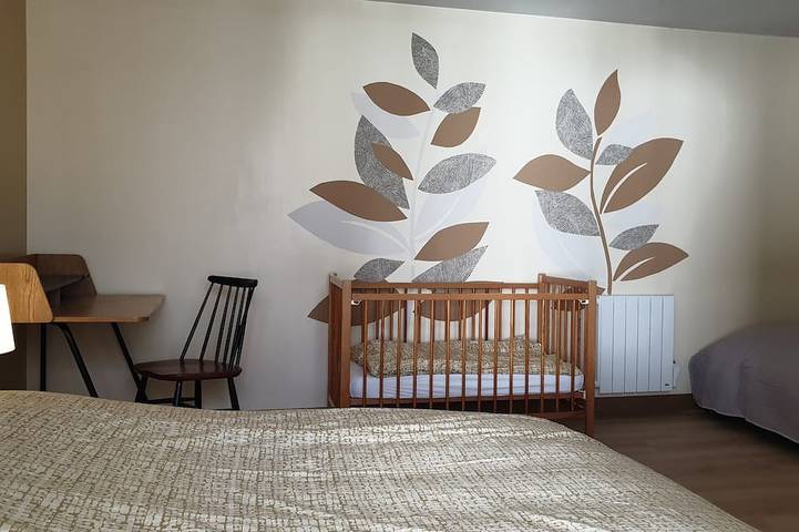 Gîte pour 7 personnes, avec jardin à Genneteil