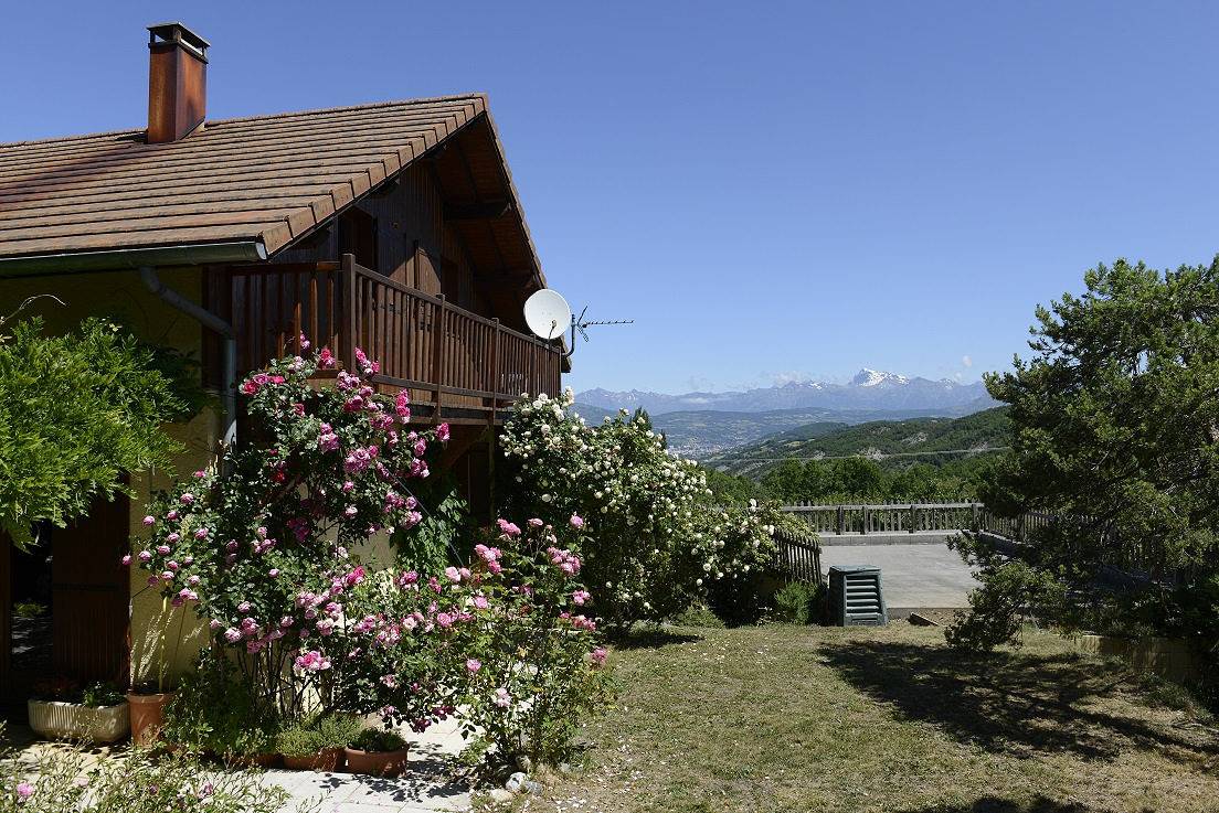 Le Chalet Douillet (Infiniment montagne) in Châteauvieux (Hautes-Alpes), Région de Gap
