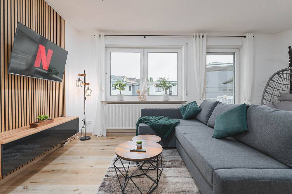 Ganze Wohnung, Roomfall Apartment Sinsheim mit Tg & Wi-Fi & Balkon in Sinsheim, Kraichgau