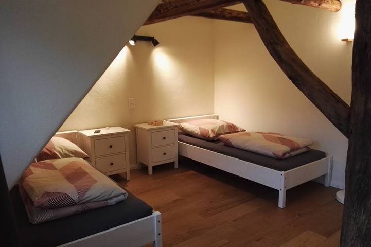 Ganze Wohnung, Dasalte.haus - Ferienwohnung \"Die Oben\" in Göttingen, Niedersachsen