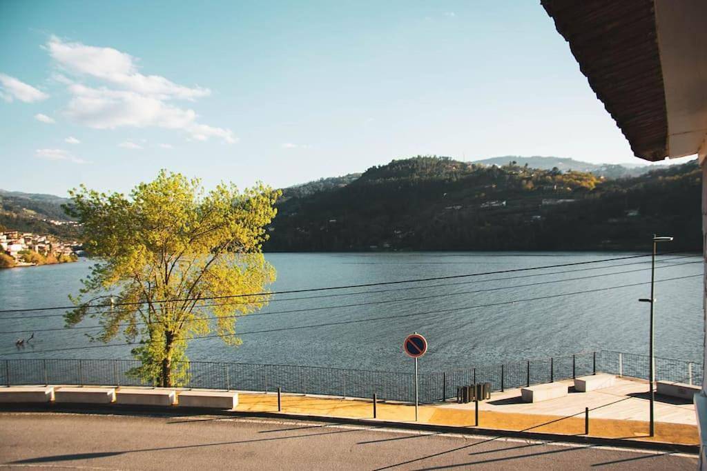 Douro Bay House in Ribadouro, Baião