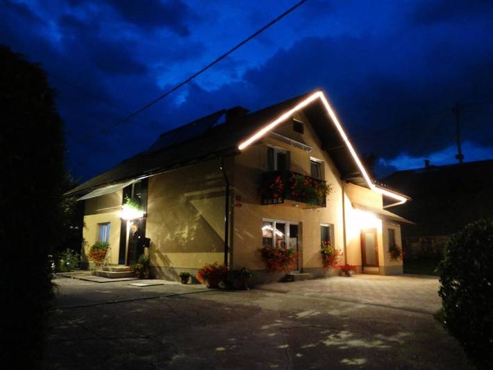 Casa de huéspuedes para 2 personas, con jardín y balcón en Bled
