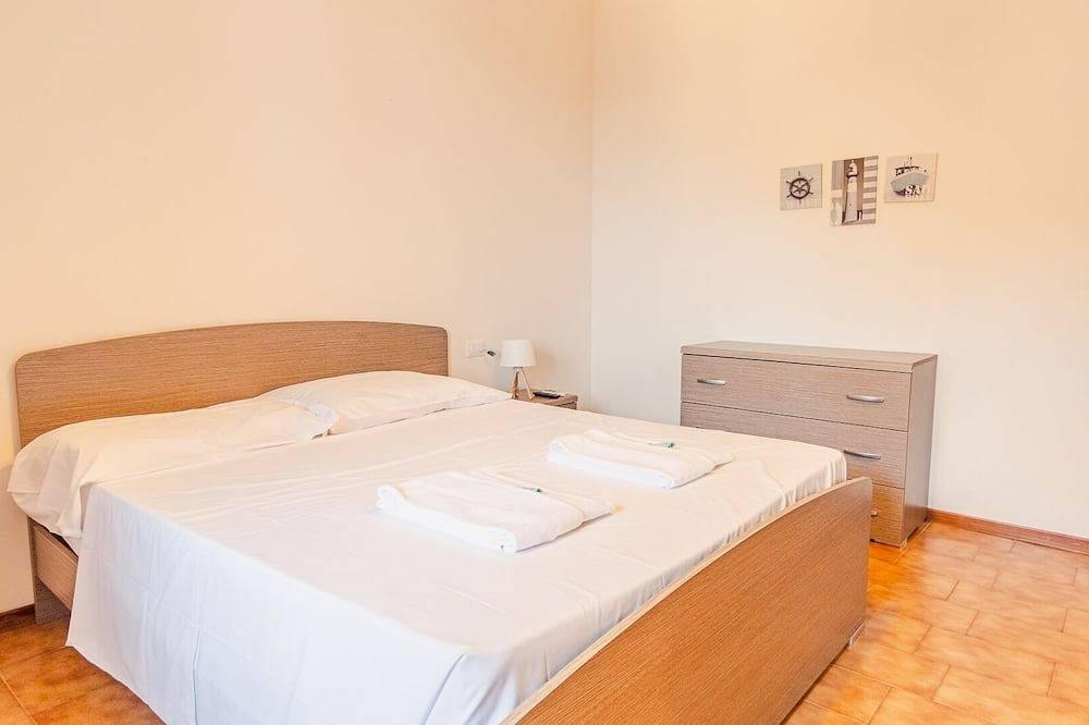 Ganze Wohnung, Villa Quantum Sole - Zwei Schlafzimmer Wohnung, Schläft 6 in Rivoltella del Garda, Desenzano del Garda