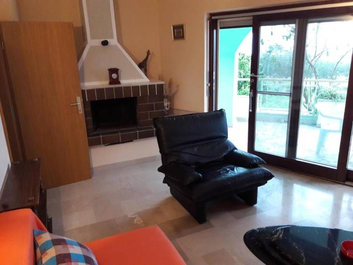 Ganze Wohnung, Ferienwohnung für 2 Personen mit Garten in Strand Kožino, Zadar (Kommun)