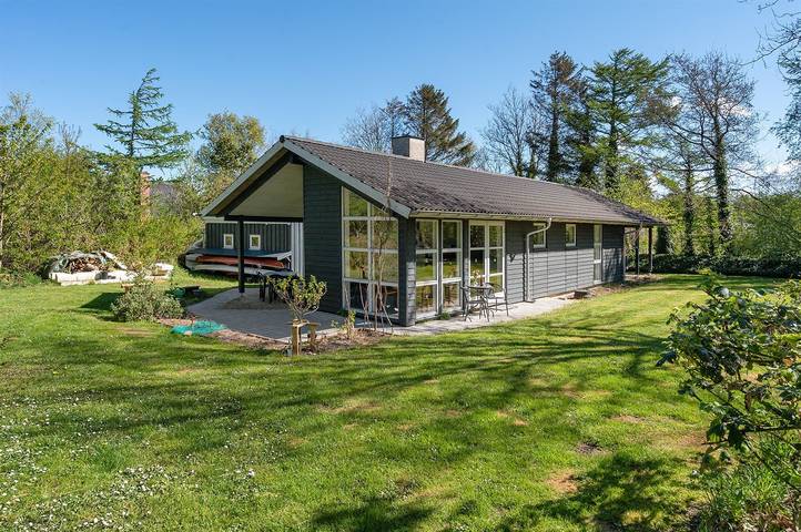 Ferieudlejning for 6 personer, med terrasse i Trend