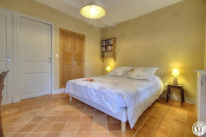 Location de vacances pour 6 personnes, avec piscine et jardin à Trévoux - 4