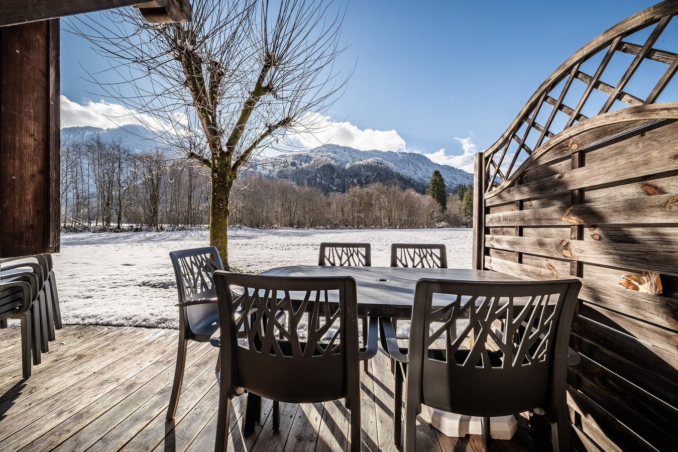 Chalet 'Triplex mit Pool - Sauna' mit Bergblick, privatem Pool und privater Terrasse in Samoëns, Region Bonneville