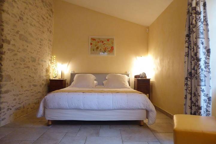 Gîte pour 8 personnes, avec jardin à Château-Guibert - 2