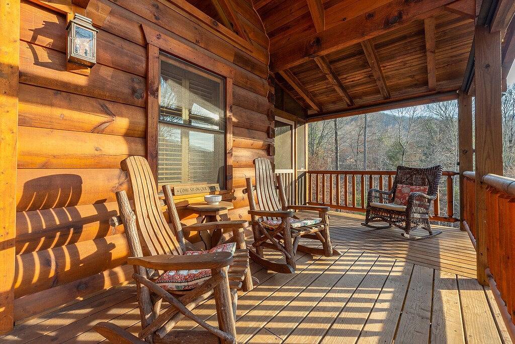 Family Friendly Cabin w/ Hot Tub, Fishing Pond & Game Room 45min to Asheville in McDowell County