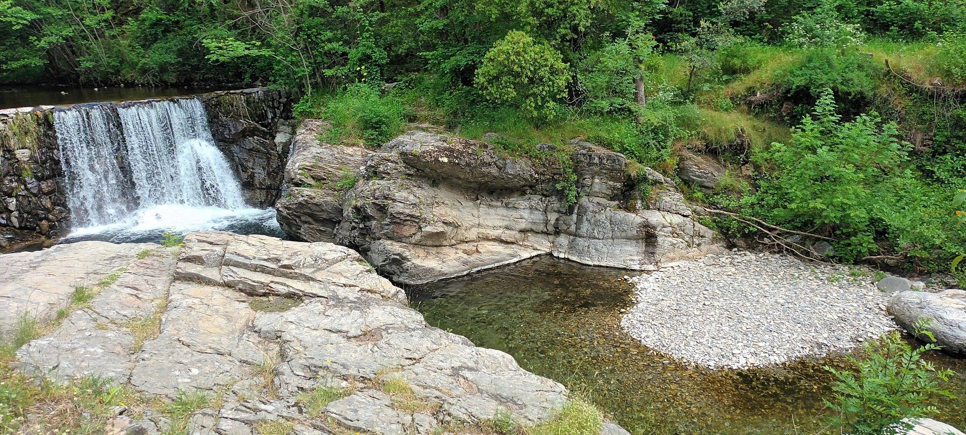 Chalet 'En Cévennes' with Mountain View, Private Pool and Private Terrace in Saint-André-de-Valborgne, Cévennes