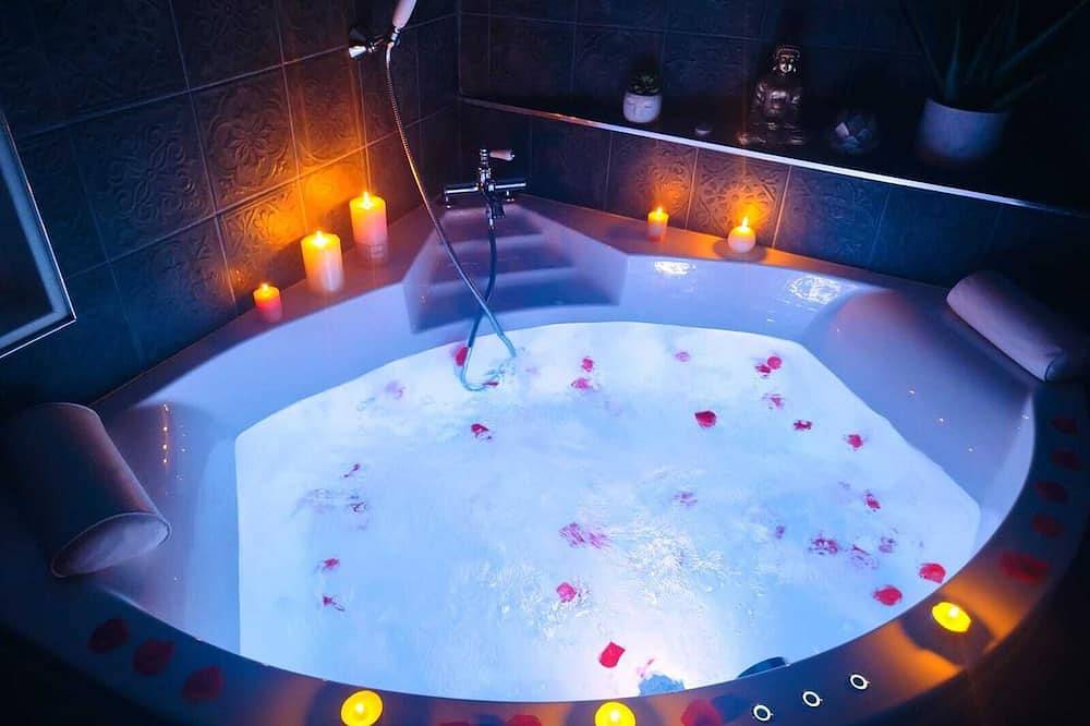 Ganze Wohnung, Unusual escape to the heart of the jungle/Private spa/Cinema screen/10 min center in Amiens, Amiens und Umgebung