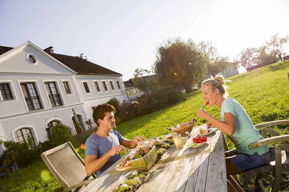 Landhaus mitten im grünen ( Familien- Apartment mit 2 getrennten Schlafräumen) in Allhartsberg, Mostviertel Region