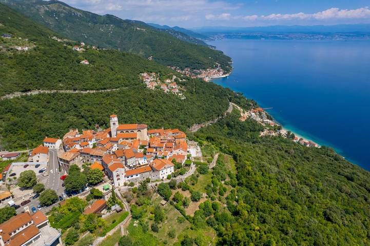 Location de vacances pour 8 personnes, avec balcon et vue dans Mošćenice - 2