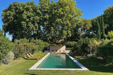 Gîte pour 11 personnes, avec jardin à Cairanne